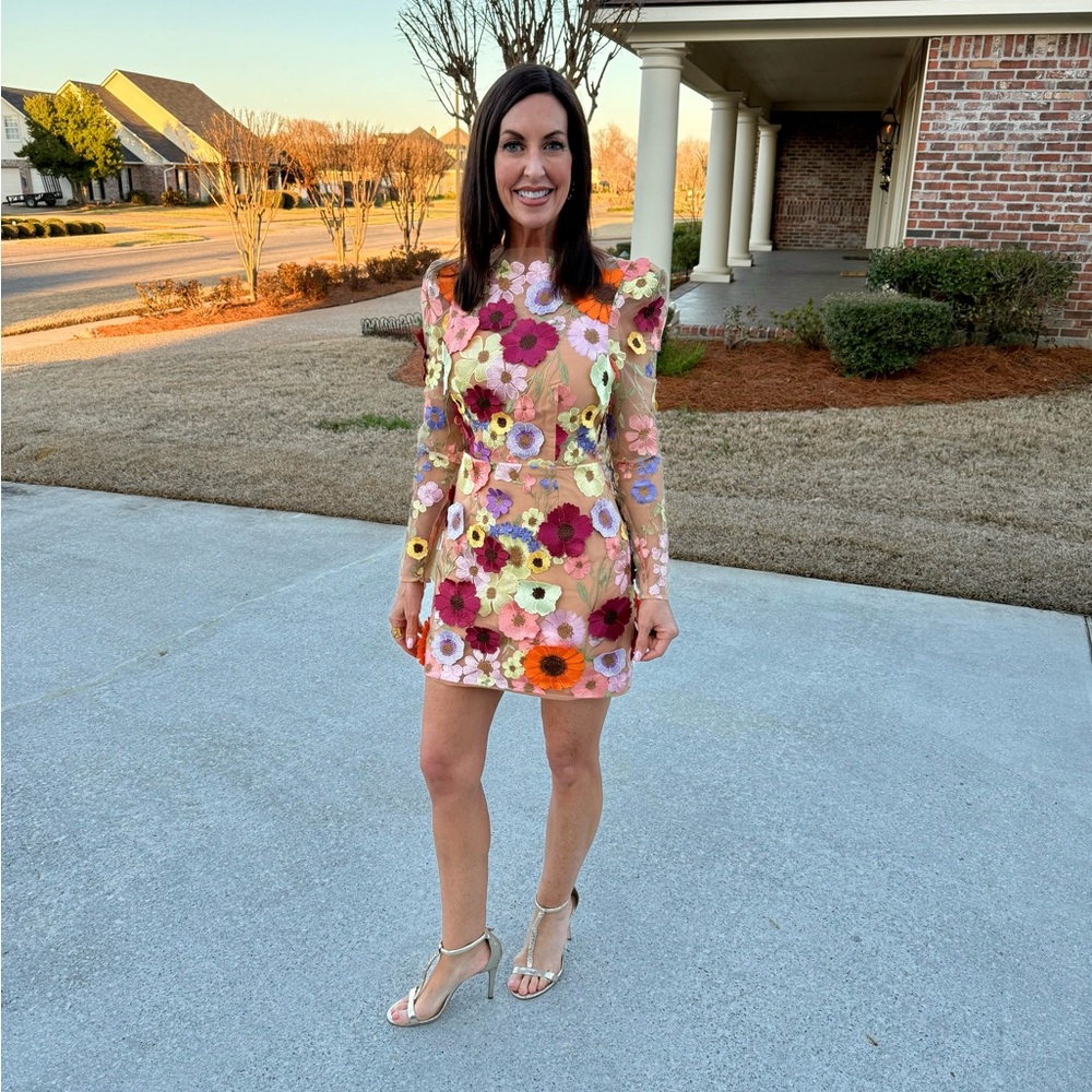 Elliatt 3D Floral Embroidered Dress from Revolve size Small - Picture 3 of 3